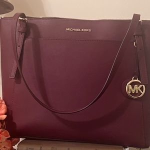 Michael Kors Jet Set Tote